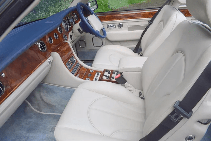 2000 Rolls-Royce Corniche V, front interior
