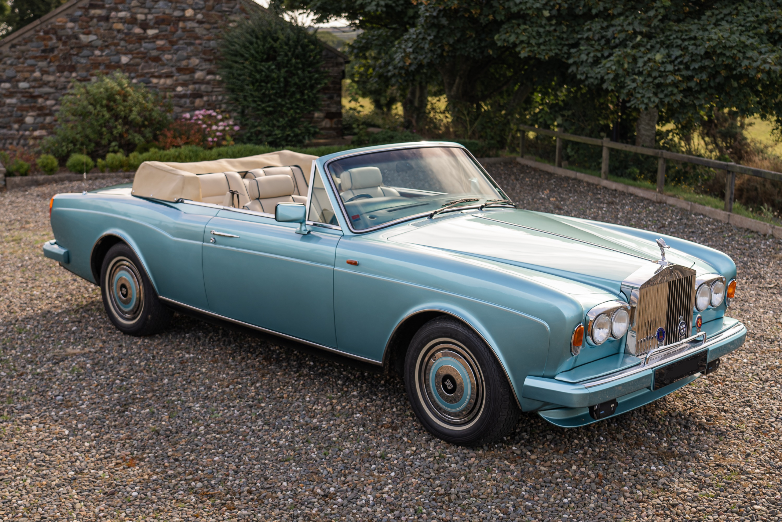 1989 Rolls-Royce Corniche II, front and side