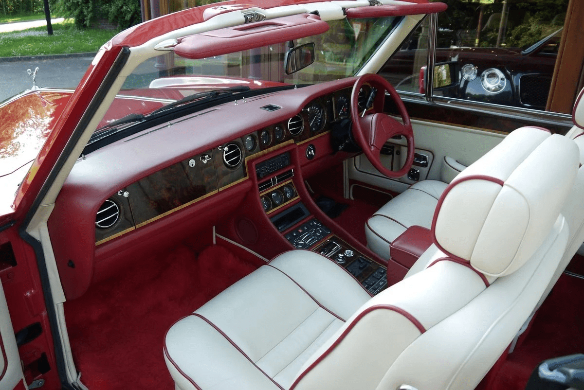 1991 Rolls-Royce Corniche III, front interior