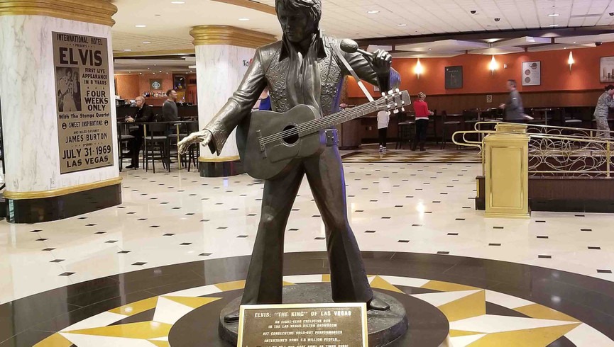 Elvis’s statue at what is now the Westgate Hotel and Casino Resort.
