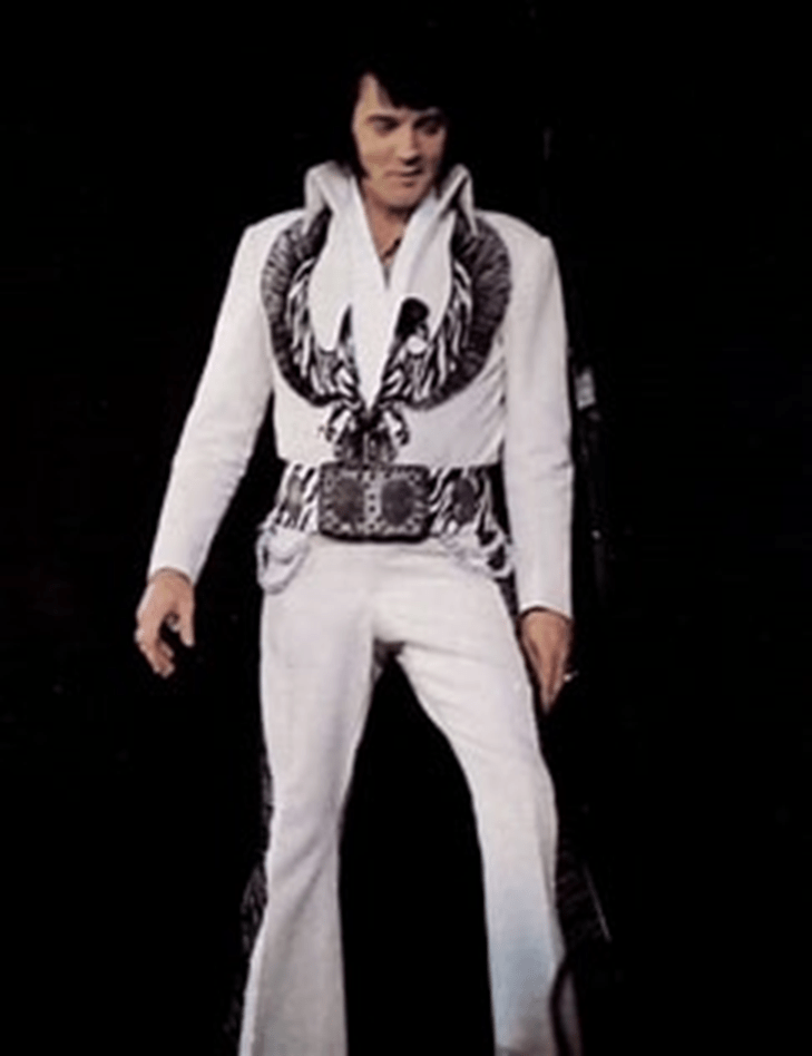 Elvis subiu ao palco em Pittsburgh a 31 de dezembro de 1976.